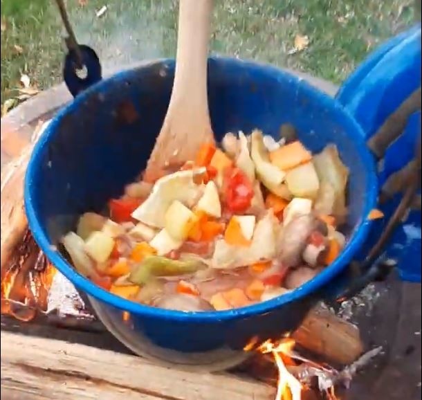 Read more about the article Vegetable Stew On The Firepit